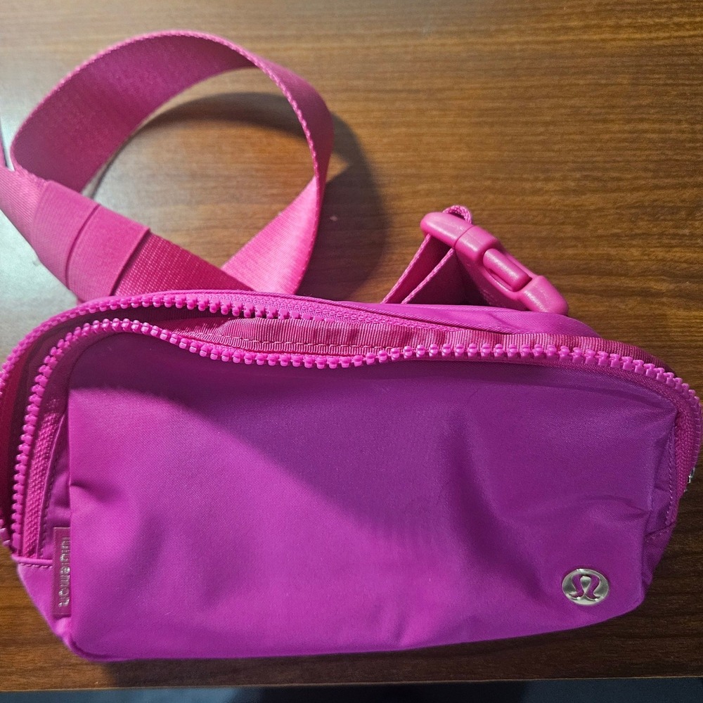 Lululemon Everywhere Belt Bag Women OS Sonic Pink 1L Waist Pack Crossbody Bag